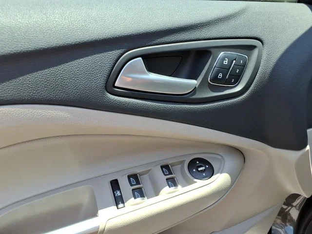 Used 2016 Gray Ford Titanium image 21