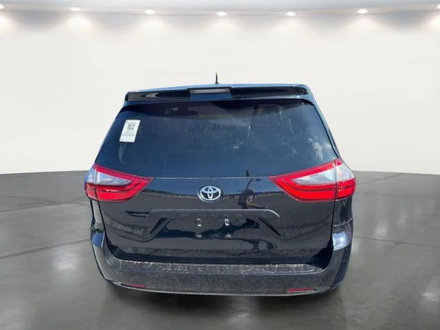Used 2020 Black Toyota L image 16