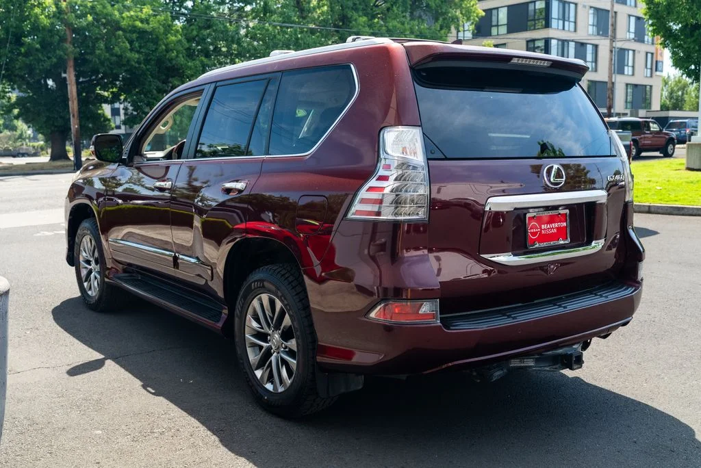 Used 2016 Red Lexus 460 Luxury image 5