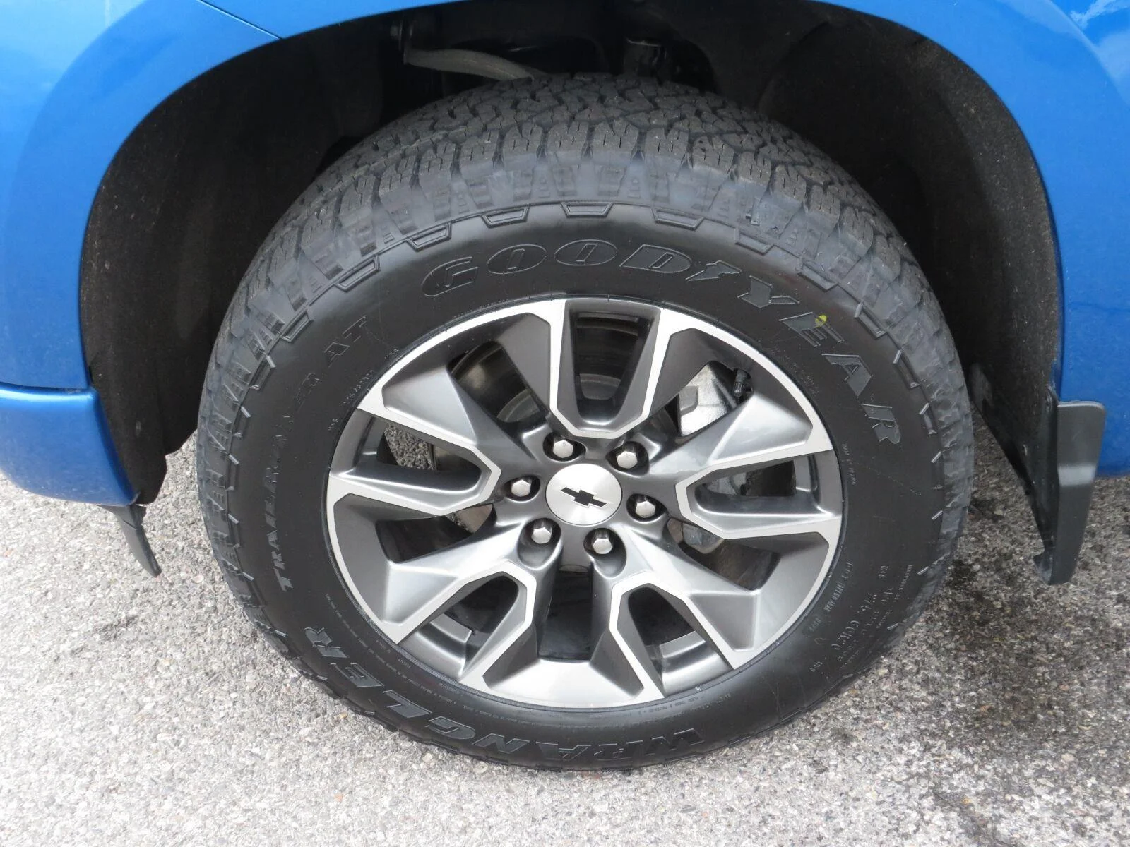 Used 2023 GLACIER BLUE METALLIC Chevrolet RST image 17