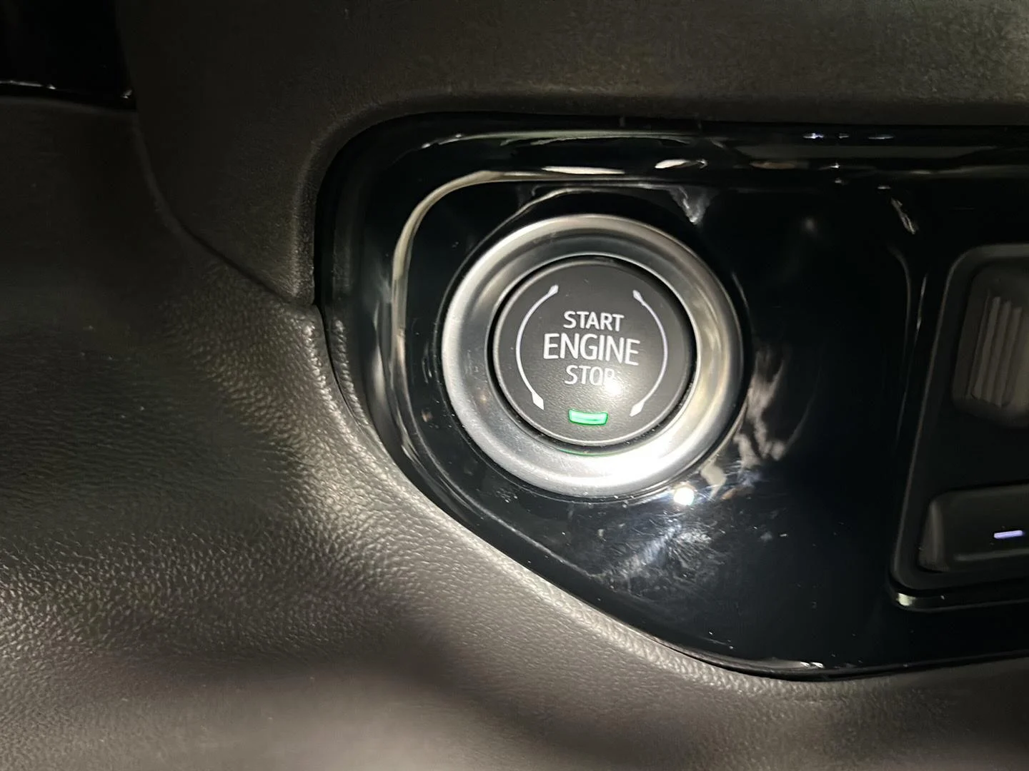 Used 2025 Cypress Gray Chevrolet ZR2 image 30