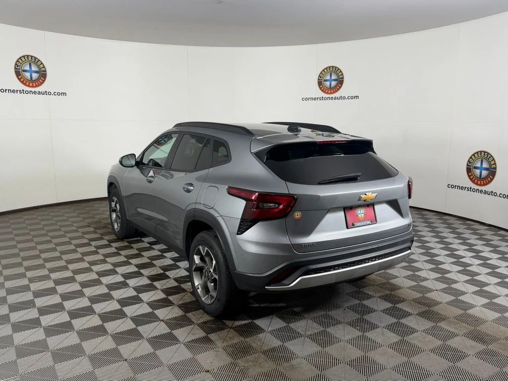 Used 2025 Gray Chevrolet LT image 22