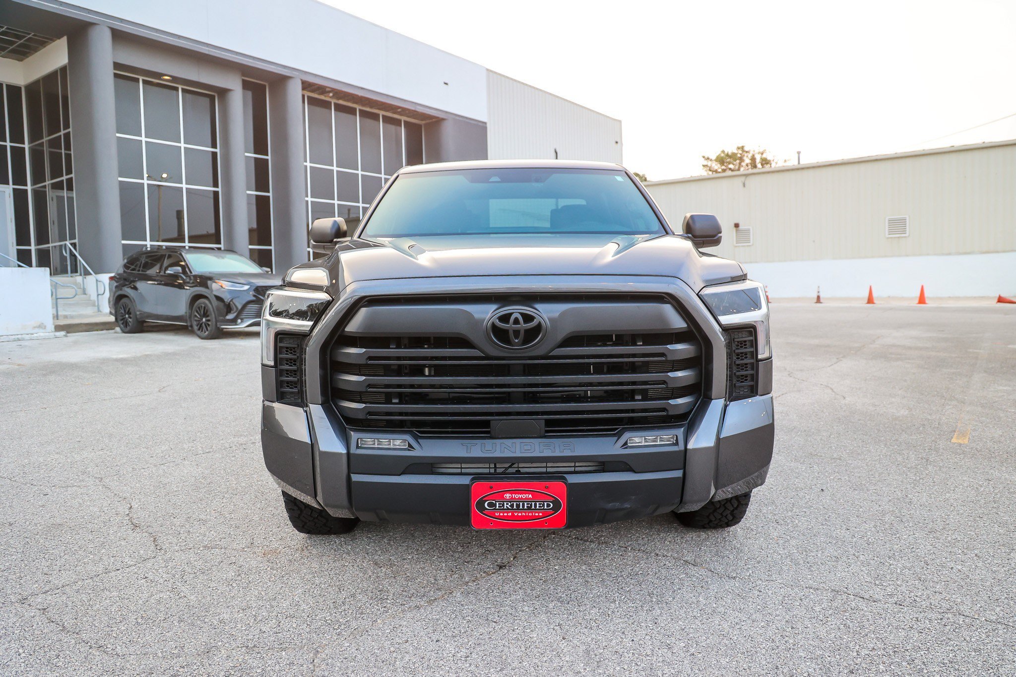 Used 2025 MAGNETIC GRAY MET Toyota SR5 image 2