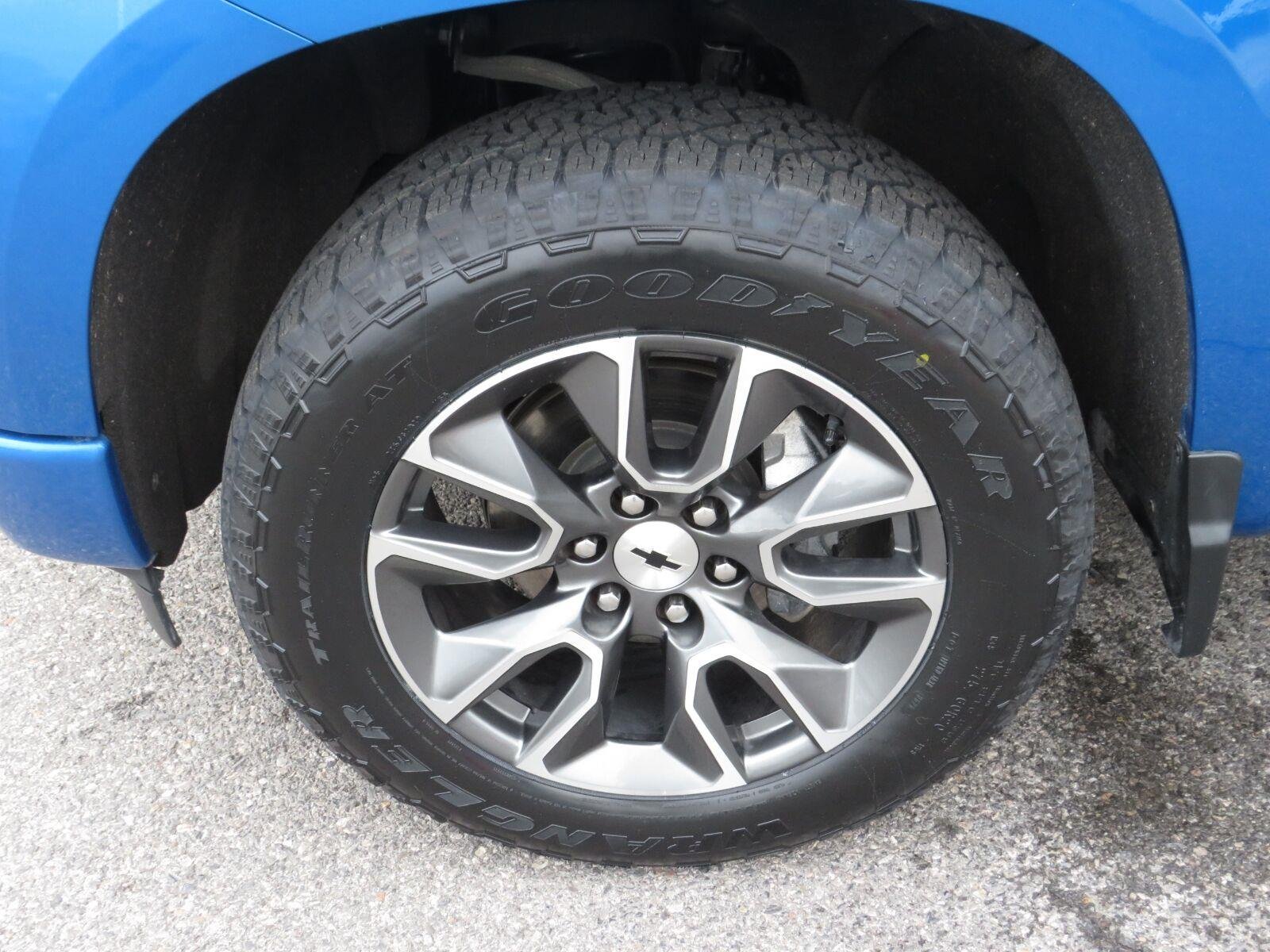 Used 2023 Glacier Blue Metallic Chevrolet RST image 17