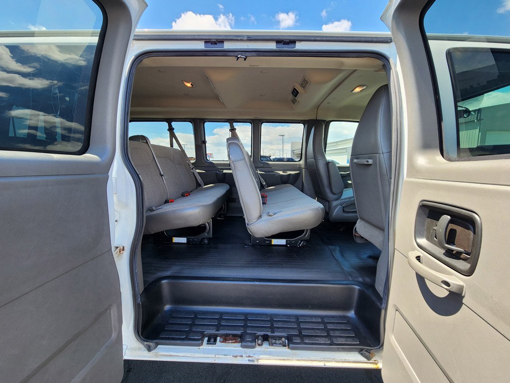 Used 2017 Summit White Chevrolet LS image 14