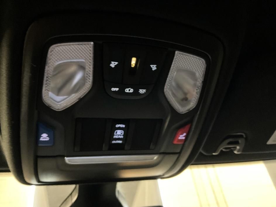 Used 2022 White Ram Big Horn image 21