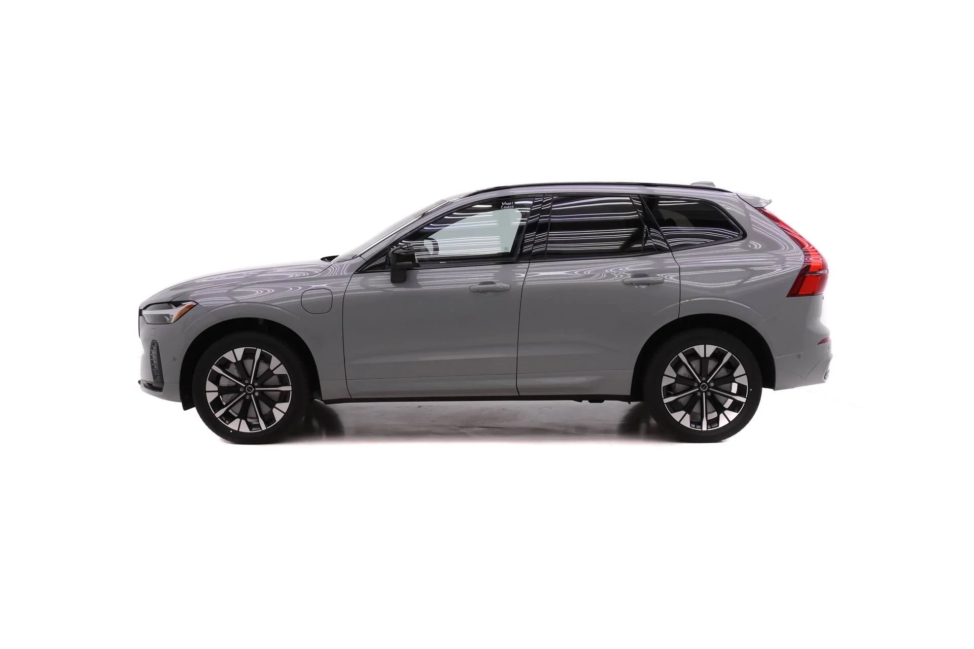 New 2026 Gray Volvo T8 Plus image 3