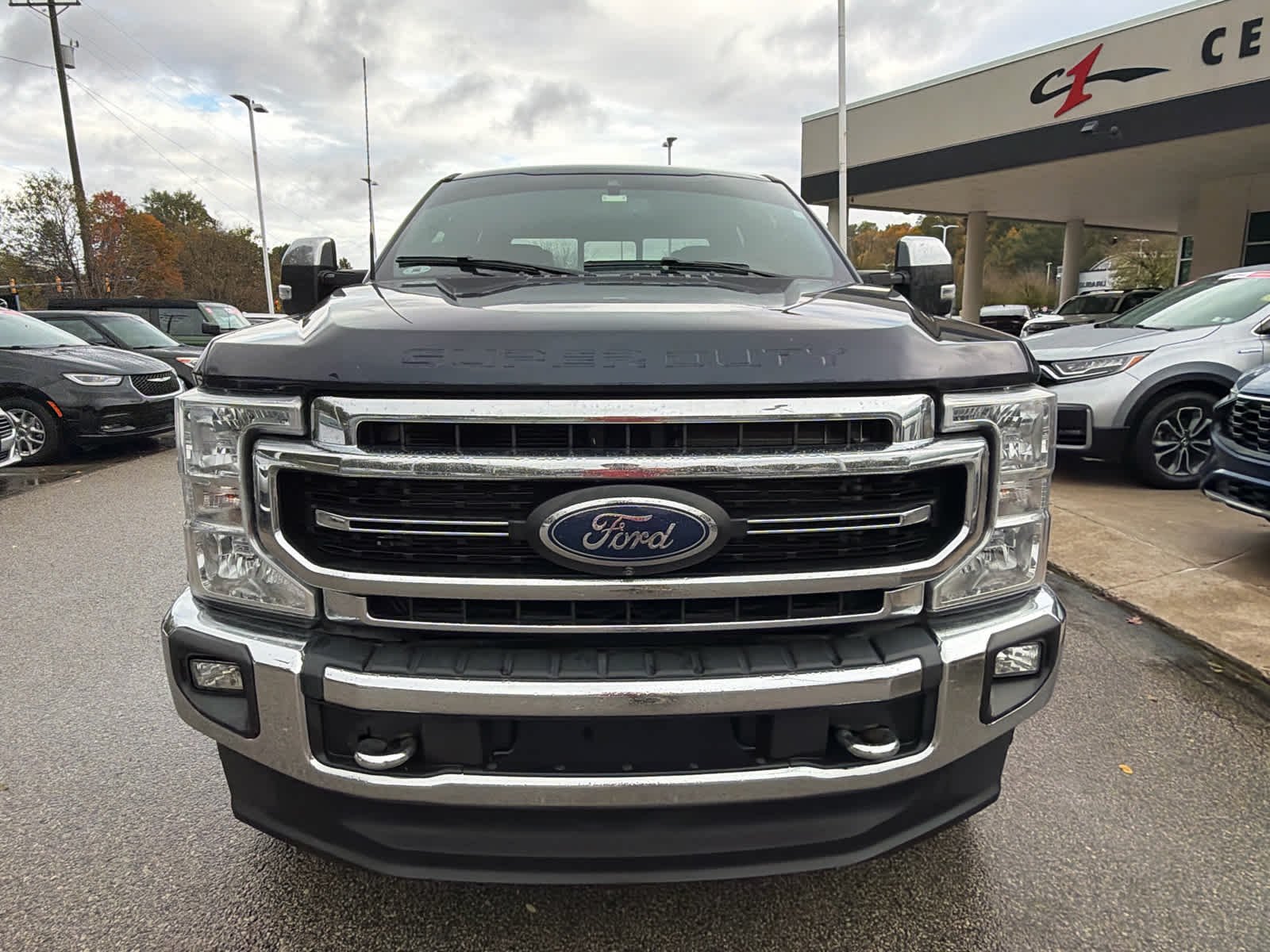 Used 2022  Ford XL image 2