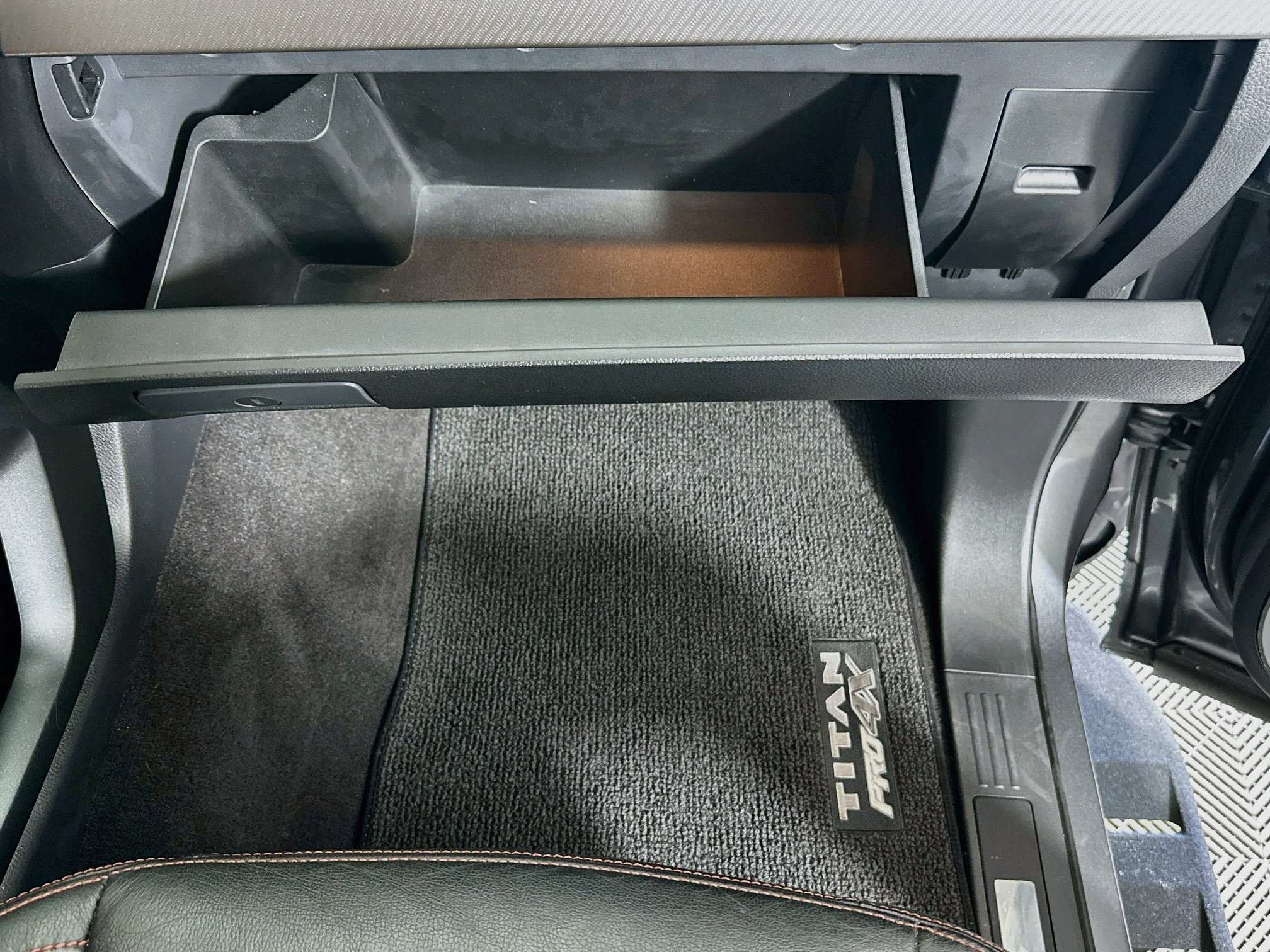 Used 2023 Gun Metallic Nissan PRO-4X image 32