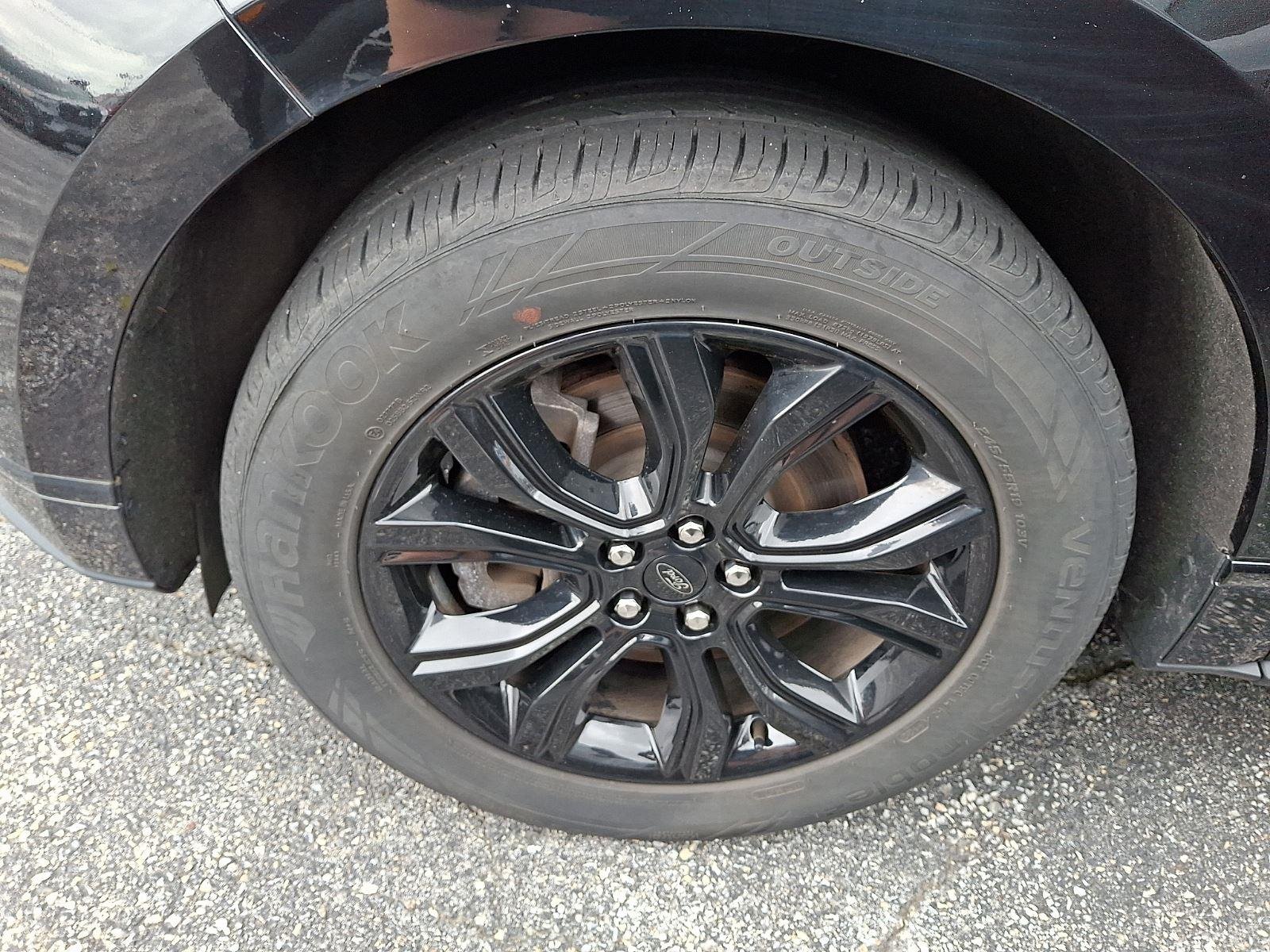 Certified Used 2022 Agate Black Ford SE image 4