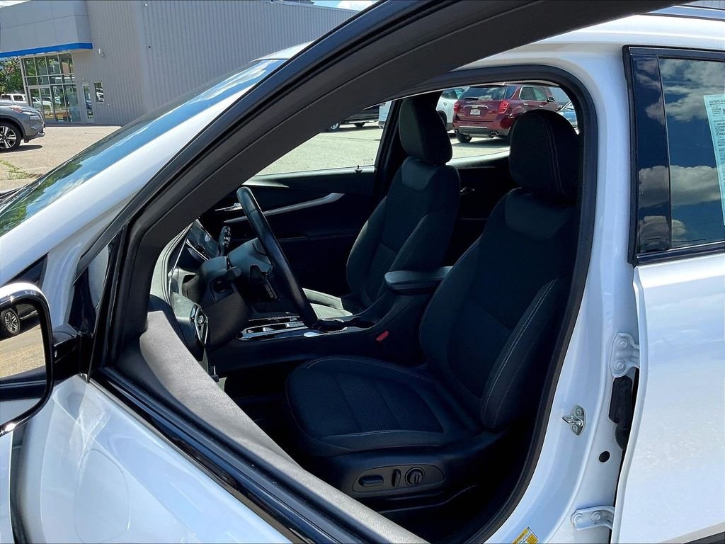 Used 2023 White Chevrolet LT image 10