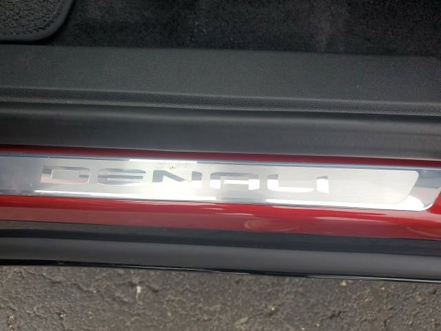 2025 GMC Acadia Denali - Photo 27