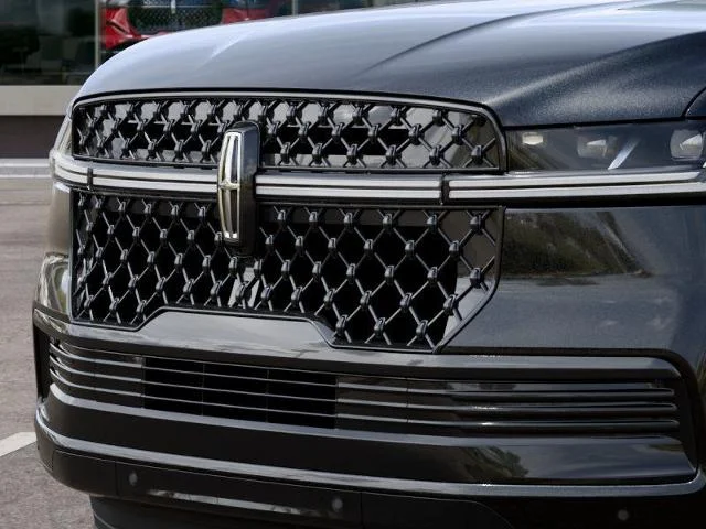 New 2027 Infinite Black Metallic Clearcoat Lincoln Reserve image 17