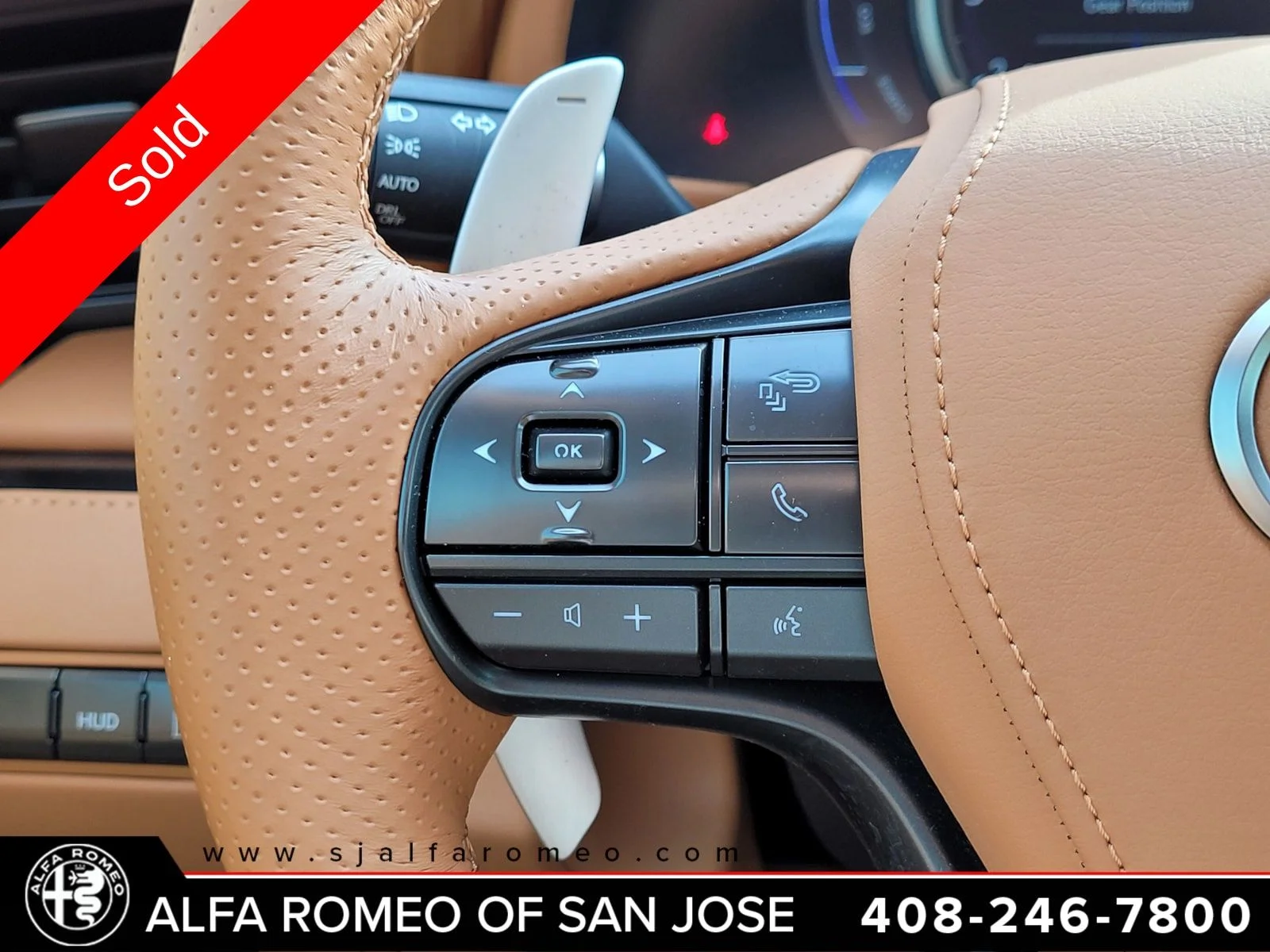Used 2019 White Lexus 500h image 15