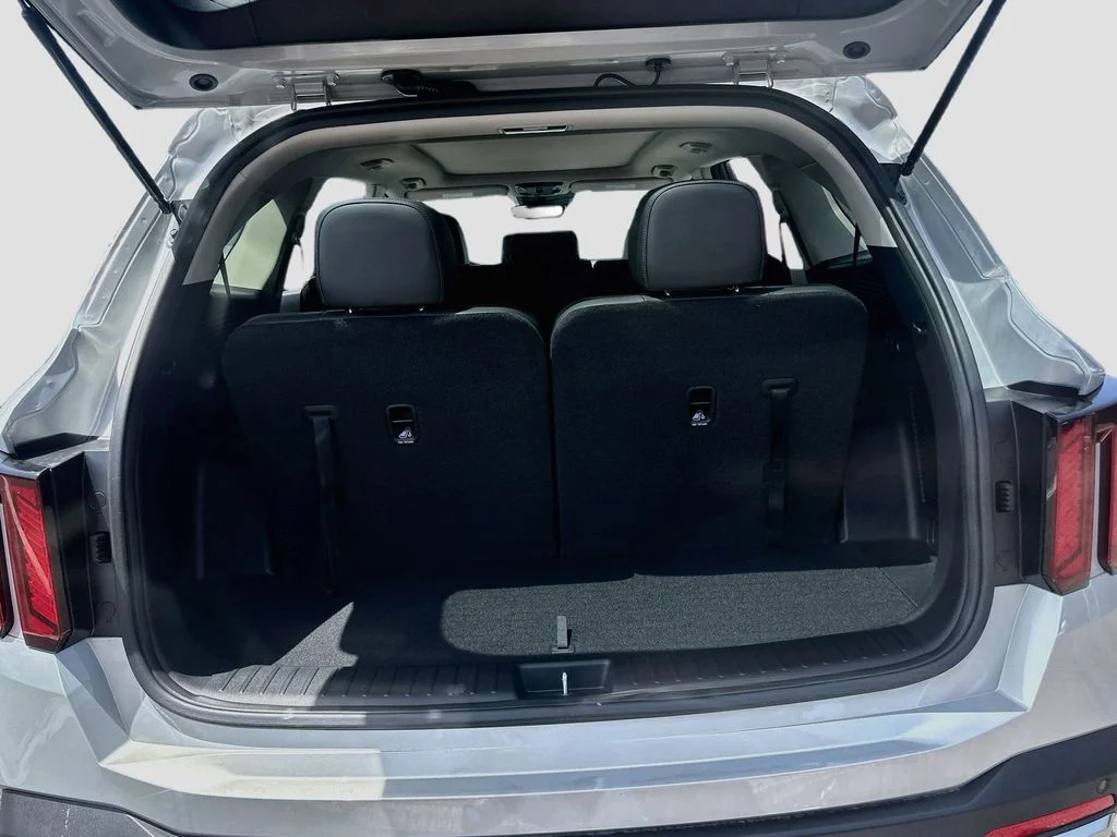 New 2026 Ivory Silver Kia S image 25