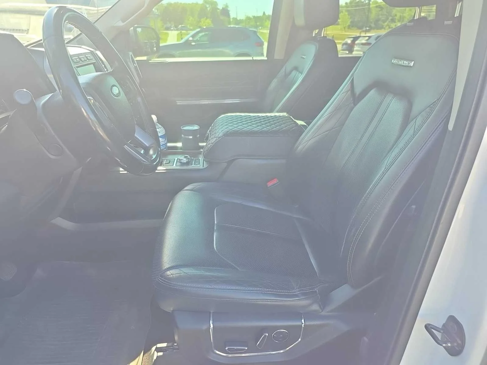 Used 2018 White Platinum Metallic Tri-Coat Ford Platinum image 10