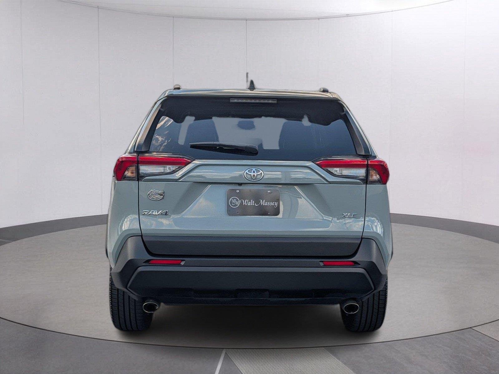 Used 2023 Lunar Rock Toyota XLE Premium image 4