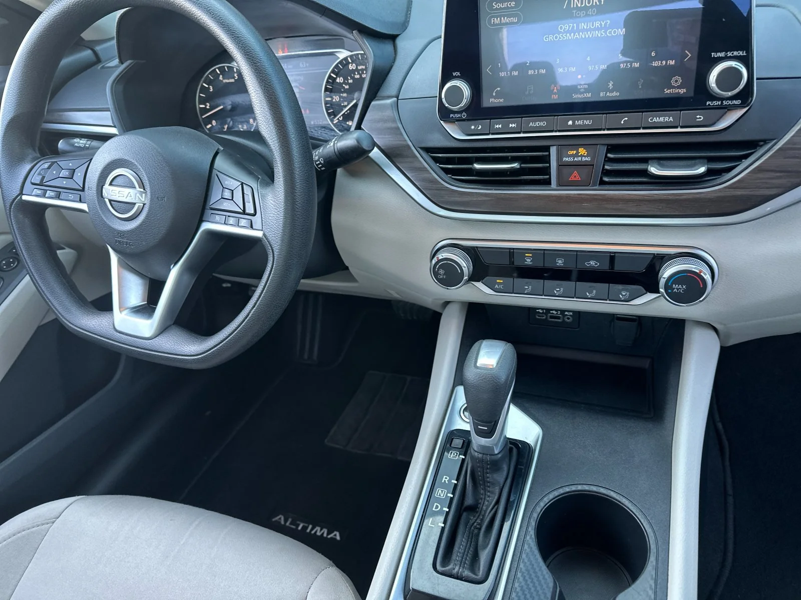 Used 2025  Nissan 2.5 SV image 14