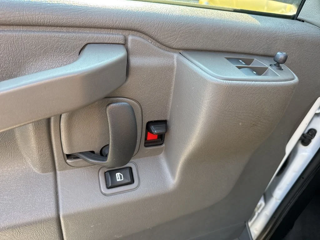 Used 2024 White Chevrolet Work Van image 19