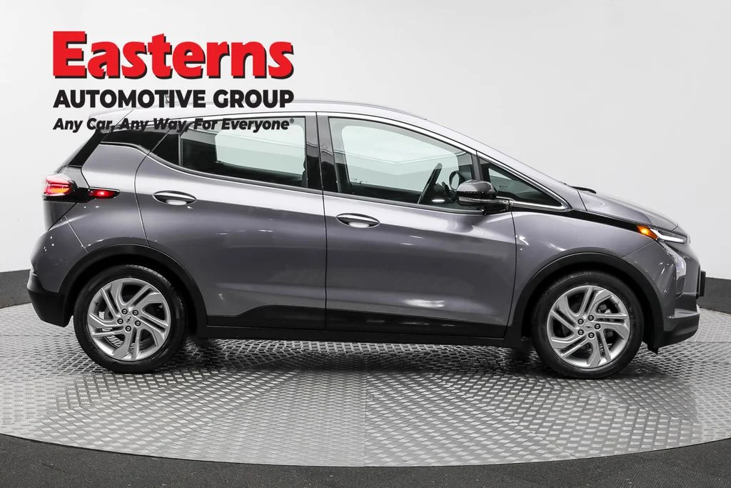 Used 2023 Gray Chevrolet 1LT image 4