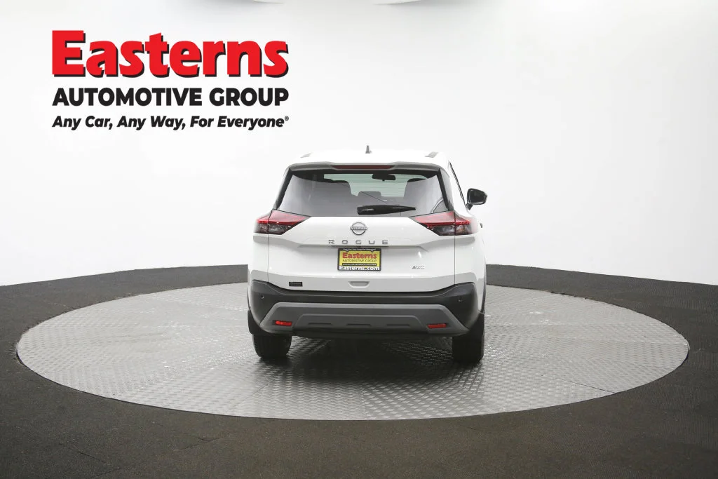 Used 2023 White Nissan S image 39
