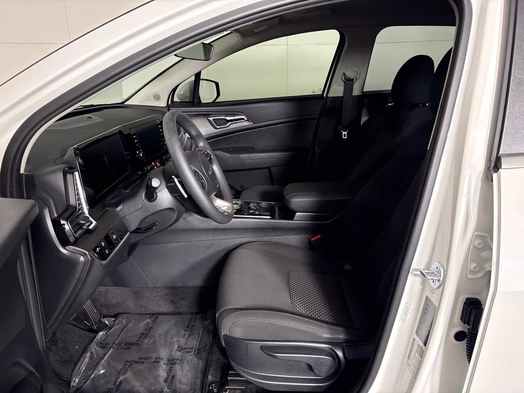 Used 2023 White Kia LX image 23
