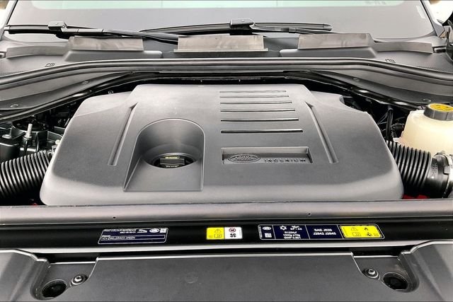 New 2026 Belgravia Green Land Rover SE image 12