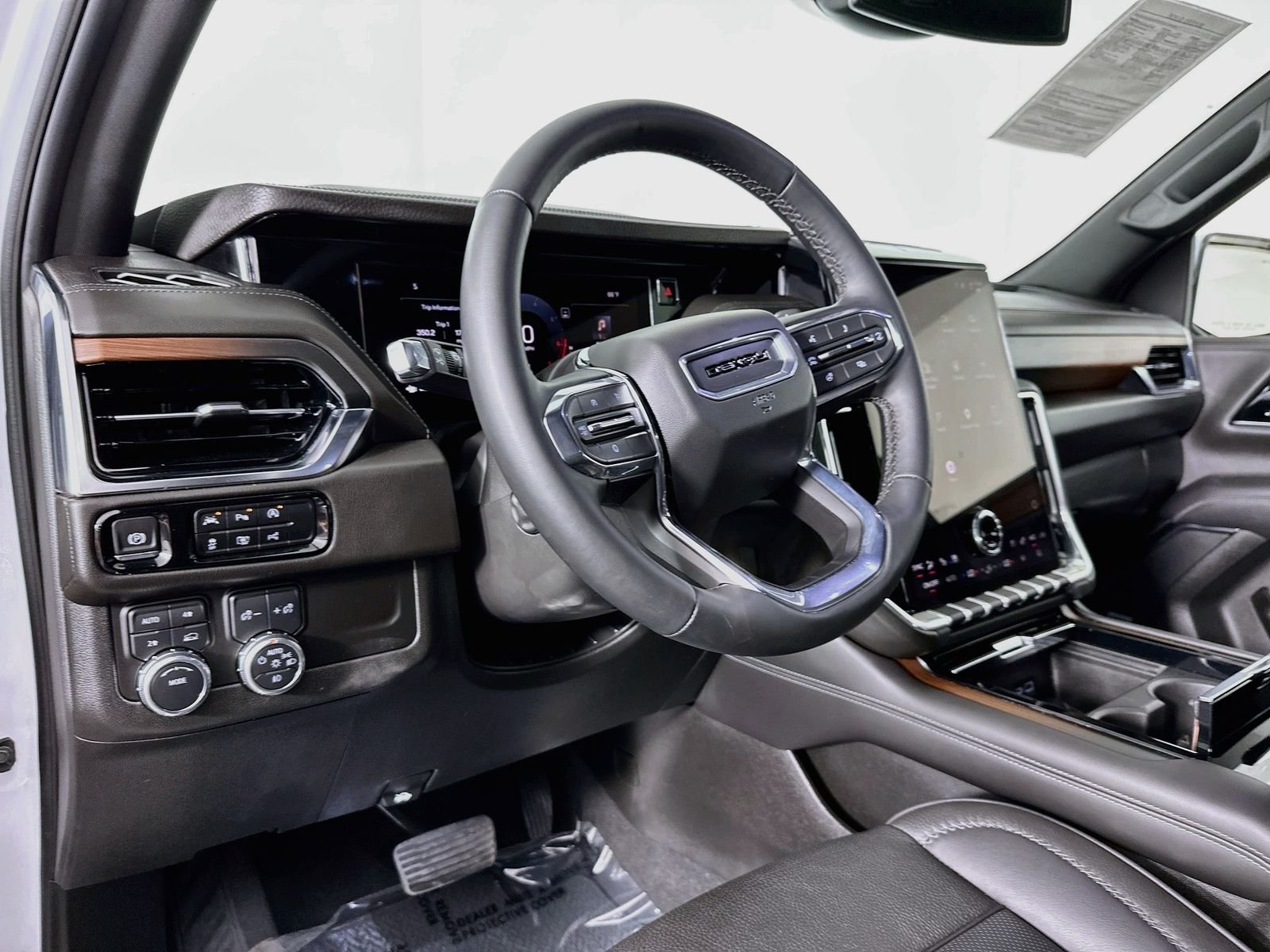 Used 2025 Summit White GMC Denali image 10