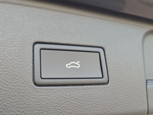 New 2026 Black Volkswagen SE w/Technology image 9