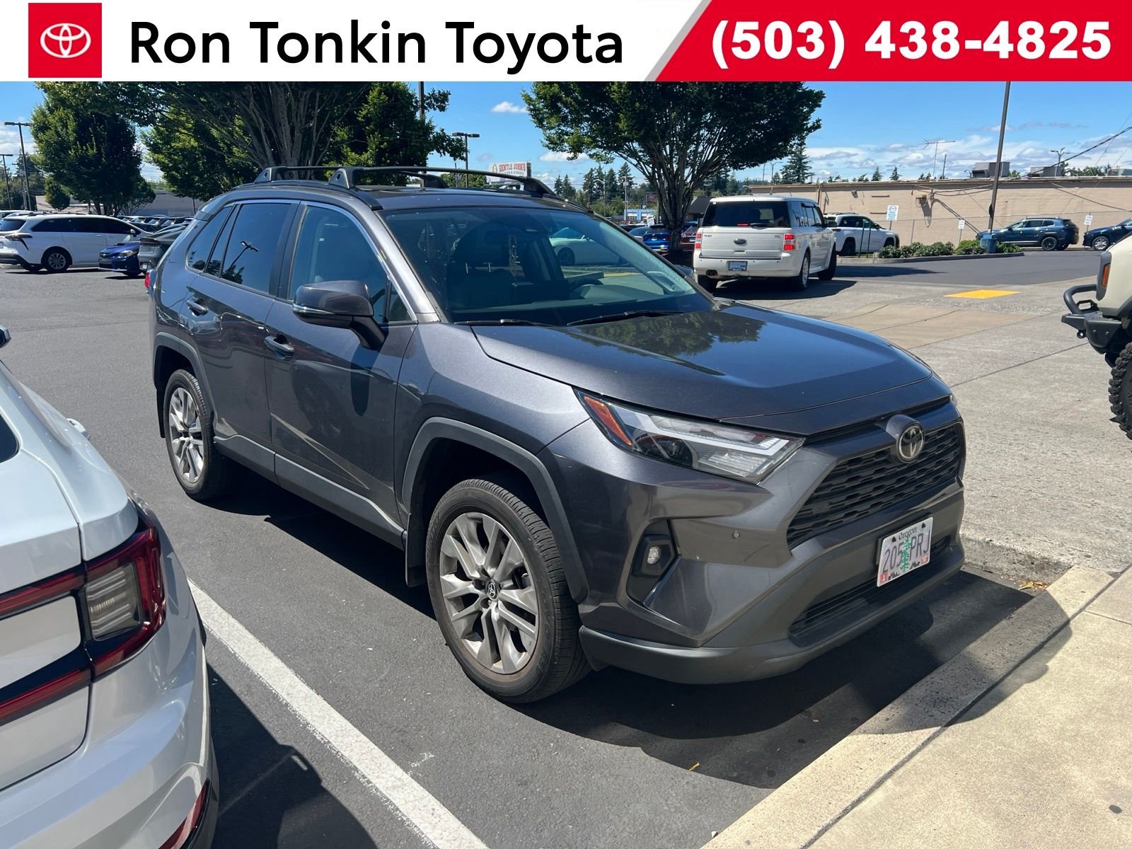 Used 2023 Magnetic Gray Metallic Toyota XLE Premium image 1