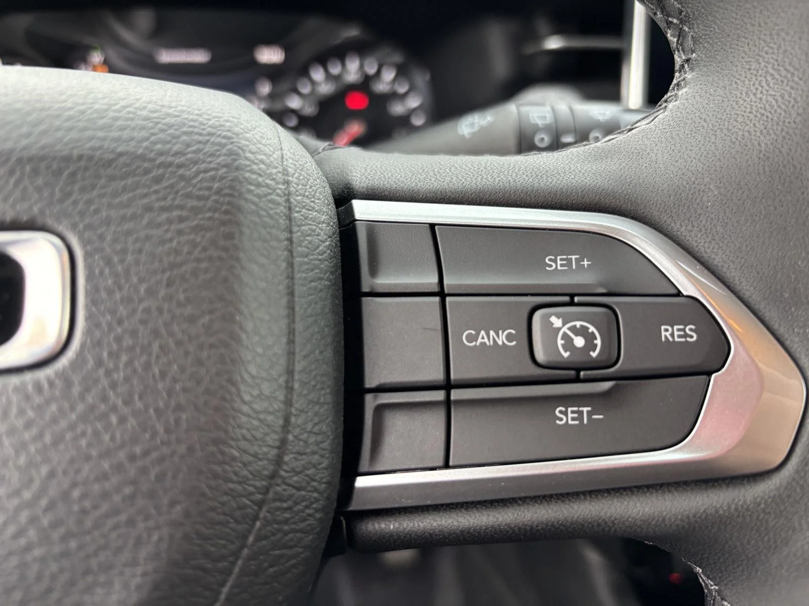 Used 2023 Bright White Clearcoat Jeep Latitude image 22
