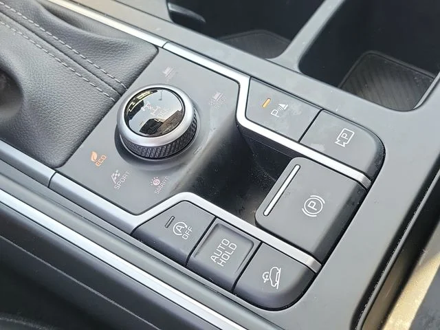 Used 2024 Glacial White Pearl Kia S image 18