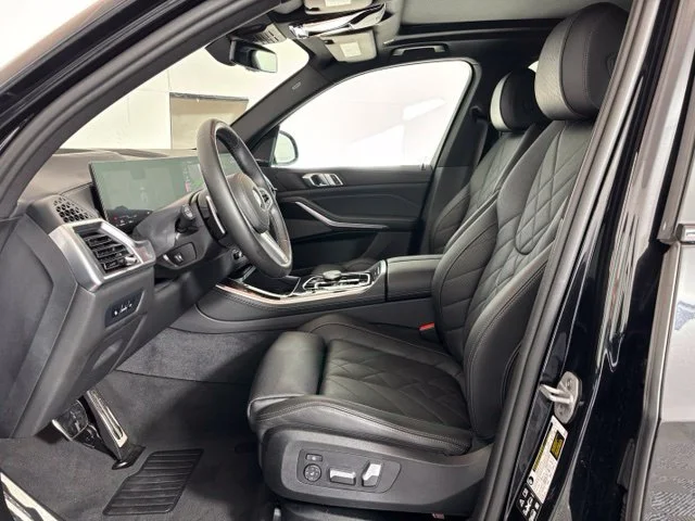Used 2024 Black Sapphire Metallic BMW xDrive40i image 11