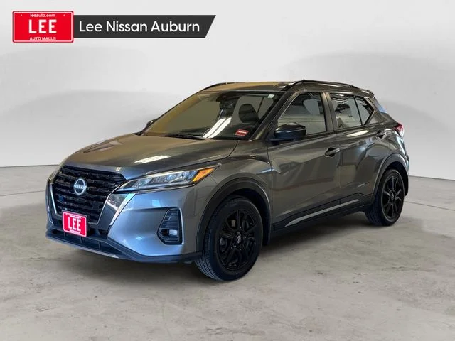 2022 Nissan Kicks SR