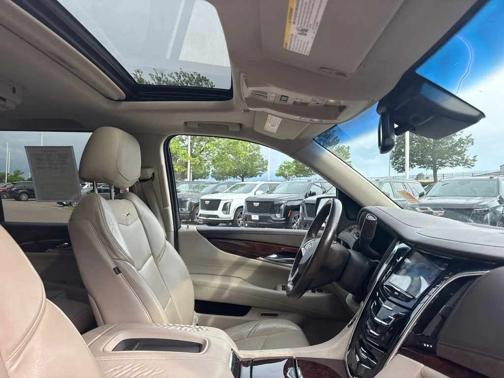 Used 2015 White Cadillac Luxury image 26