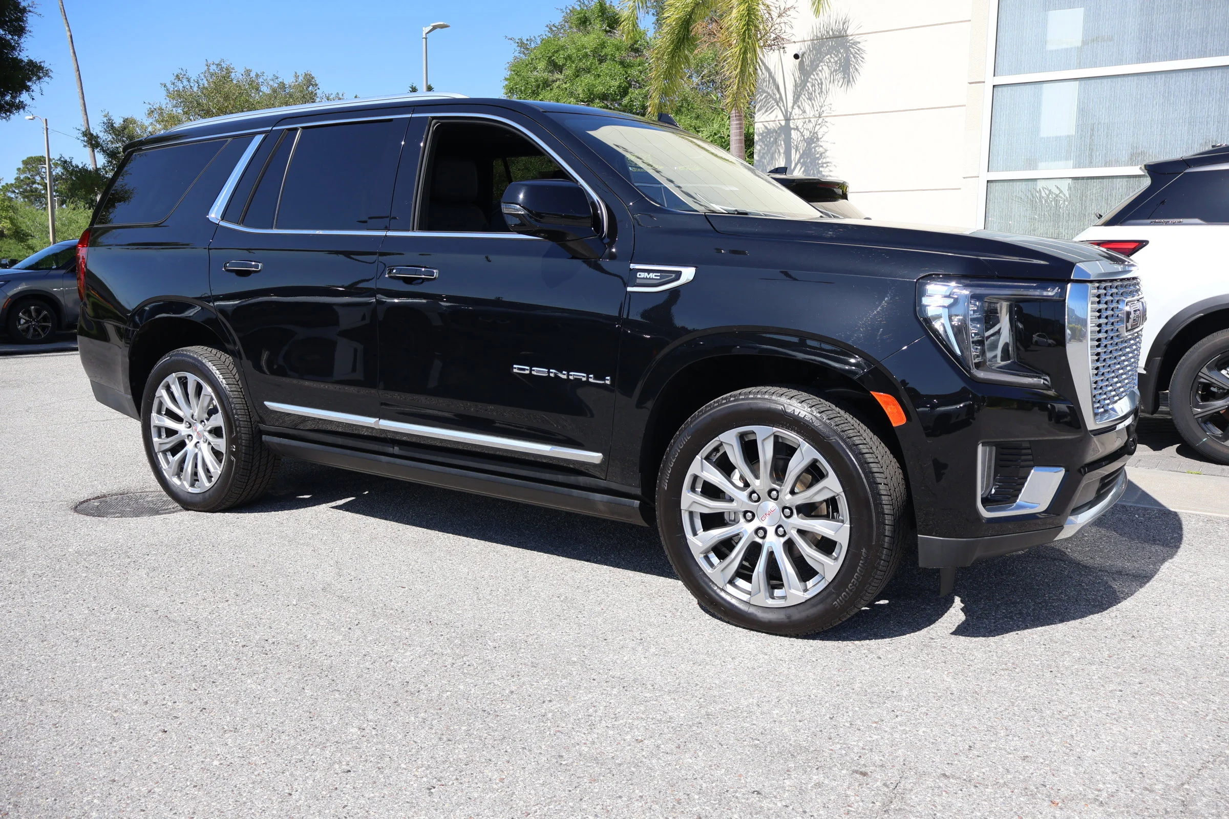 Used 2022 Onyx Black GMC Denali image 11