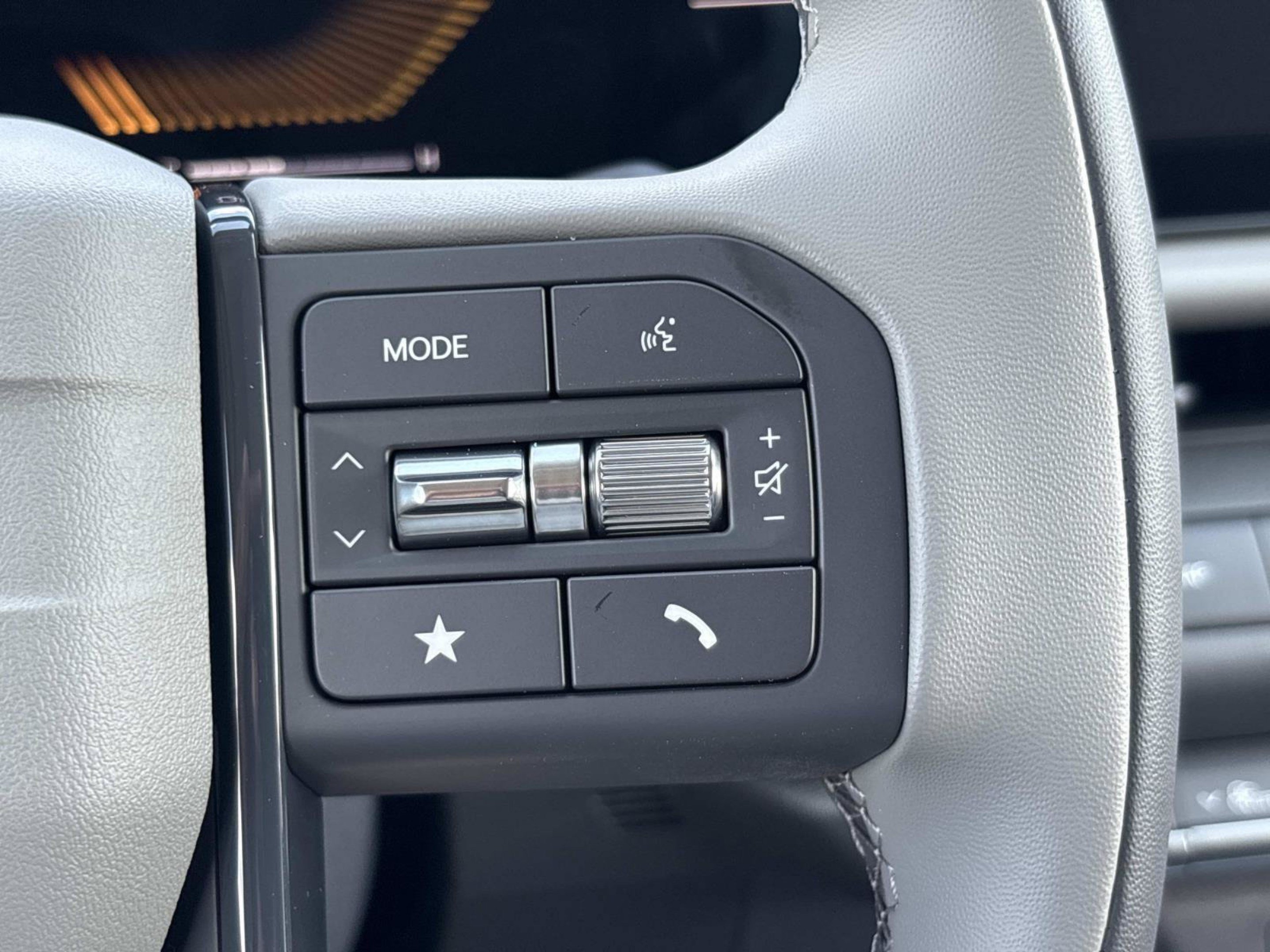New 2027 Pale Gray Kia EX image 23