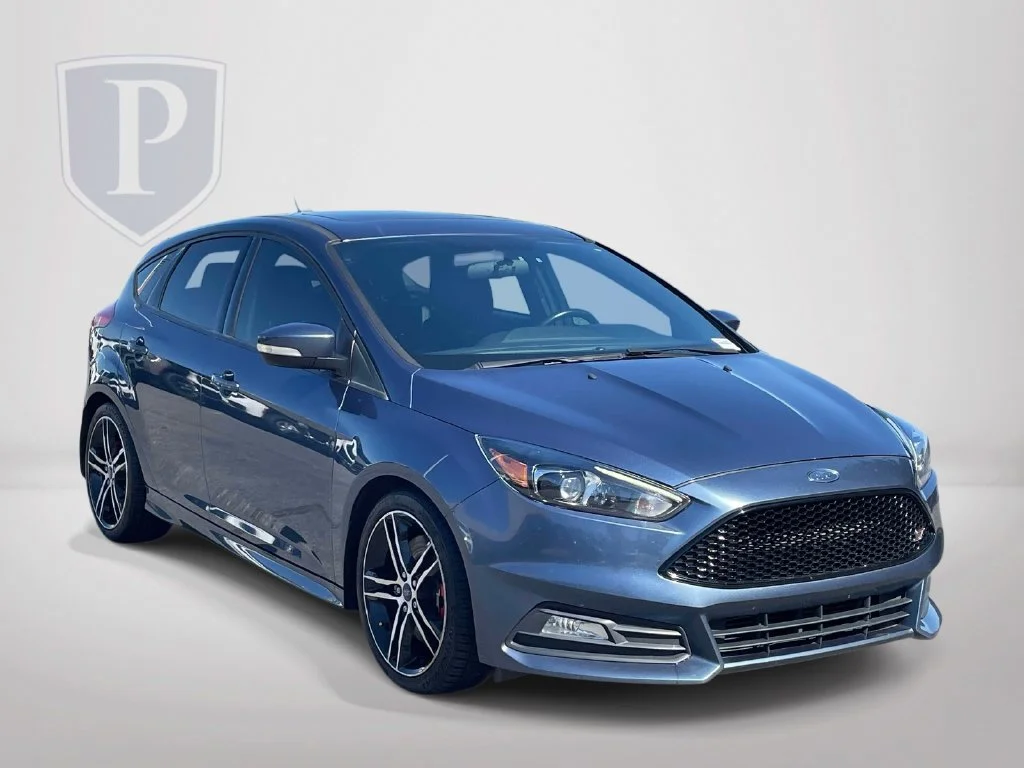 Used 2018 Blue Ford ST image 2