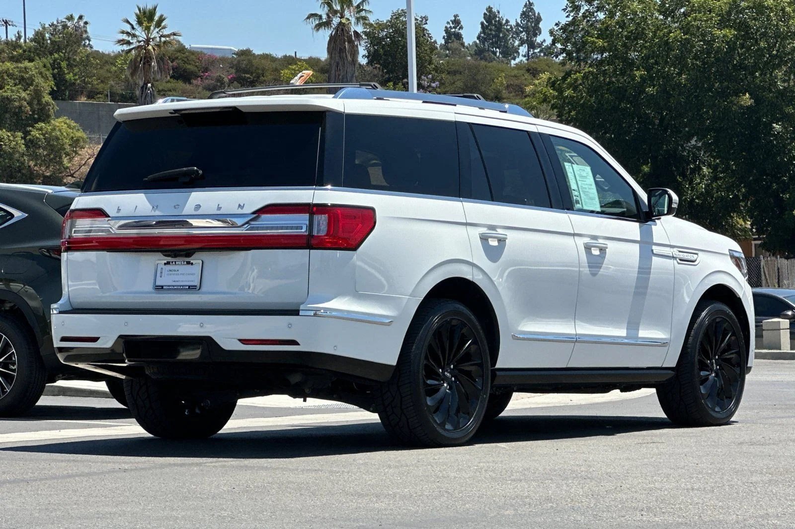 Used 2021 White Lincoln Reserve image 3