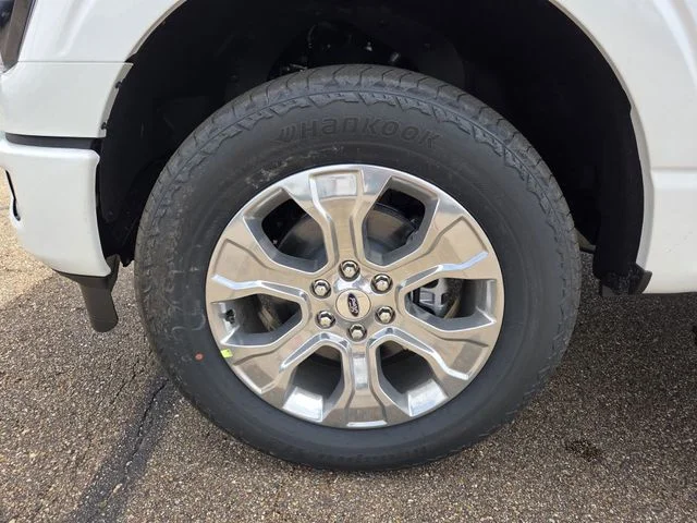 New 2026 Star White Metallic Tri-Coat Ford Platinum® image 24
