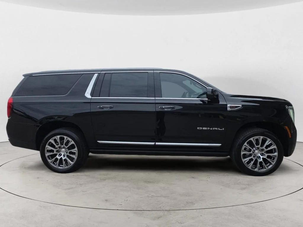 Certified Used 2025 Onyx Black GMC Denali image 4