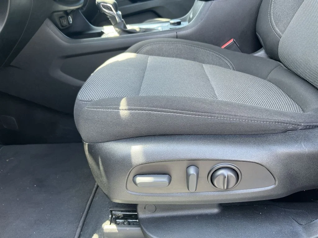 Used 2023 White Chevrolet LT image 18