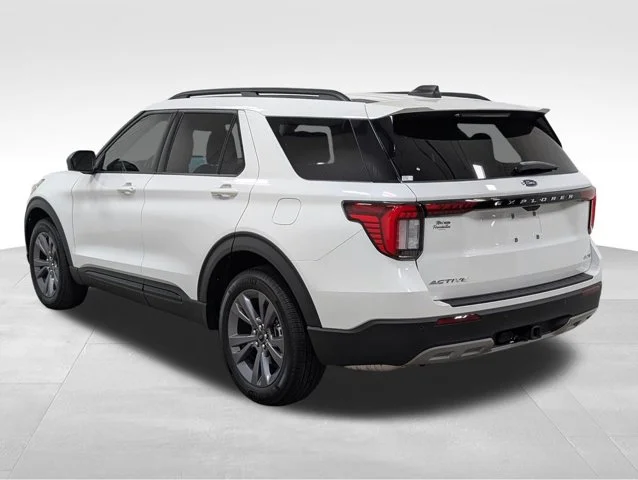 New 2026 Star White Metallic Tri-Coat Ford Active image 53