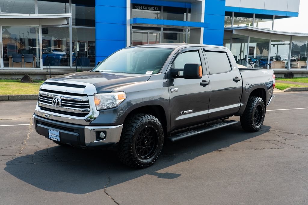 Used 2016 Magnetic Gray Metallic Toyota SR5 image 2