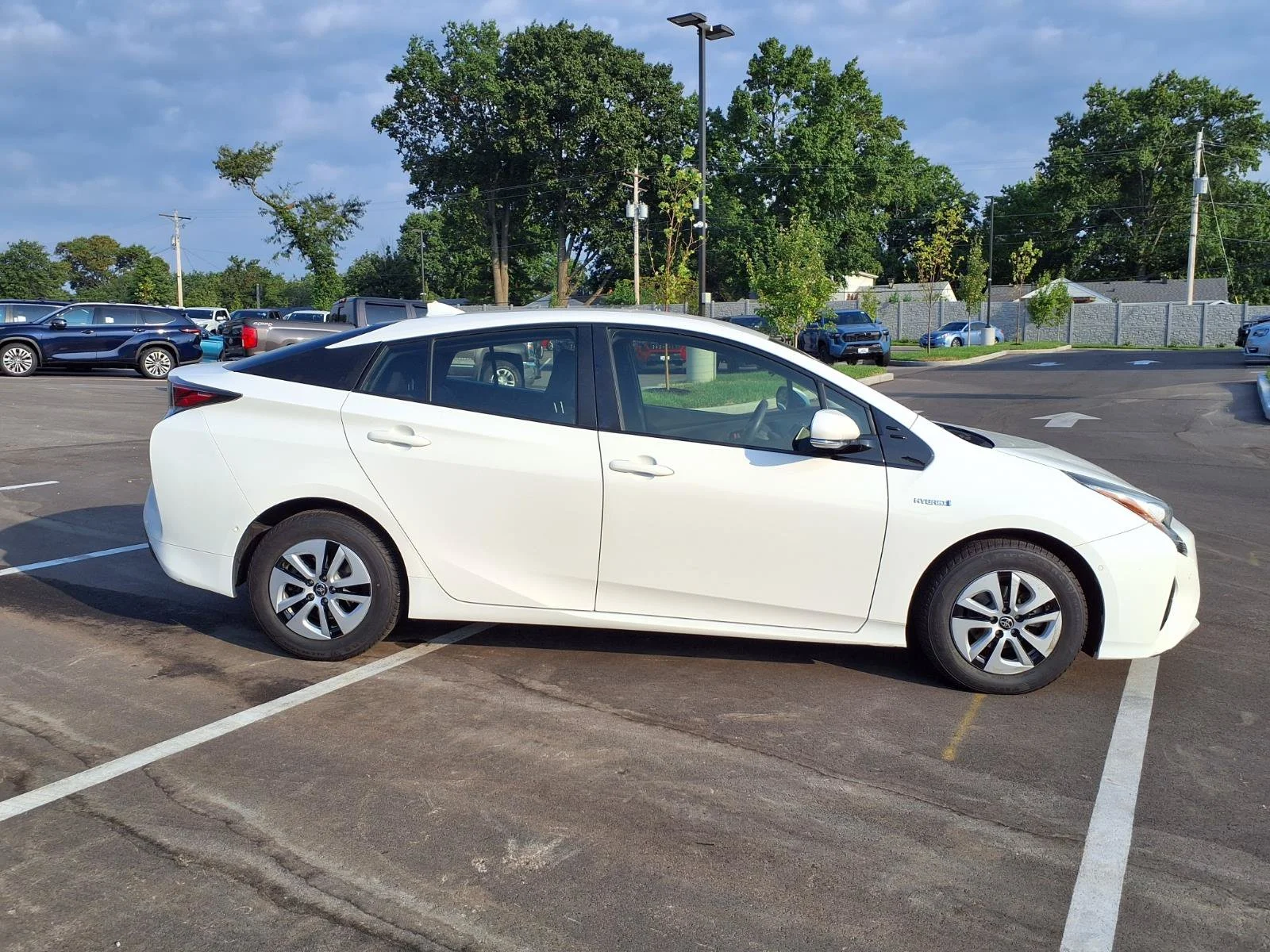 Used 2018 Toyota Prius Two with VIN JTDKBRFU5J3587958 for sale in Kirkwood, MO
