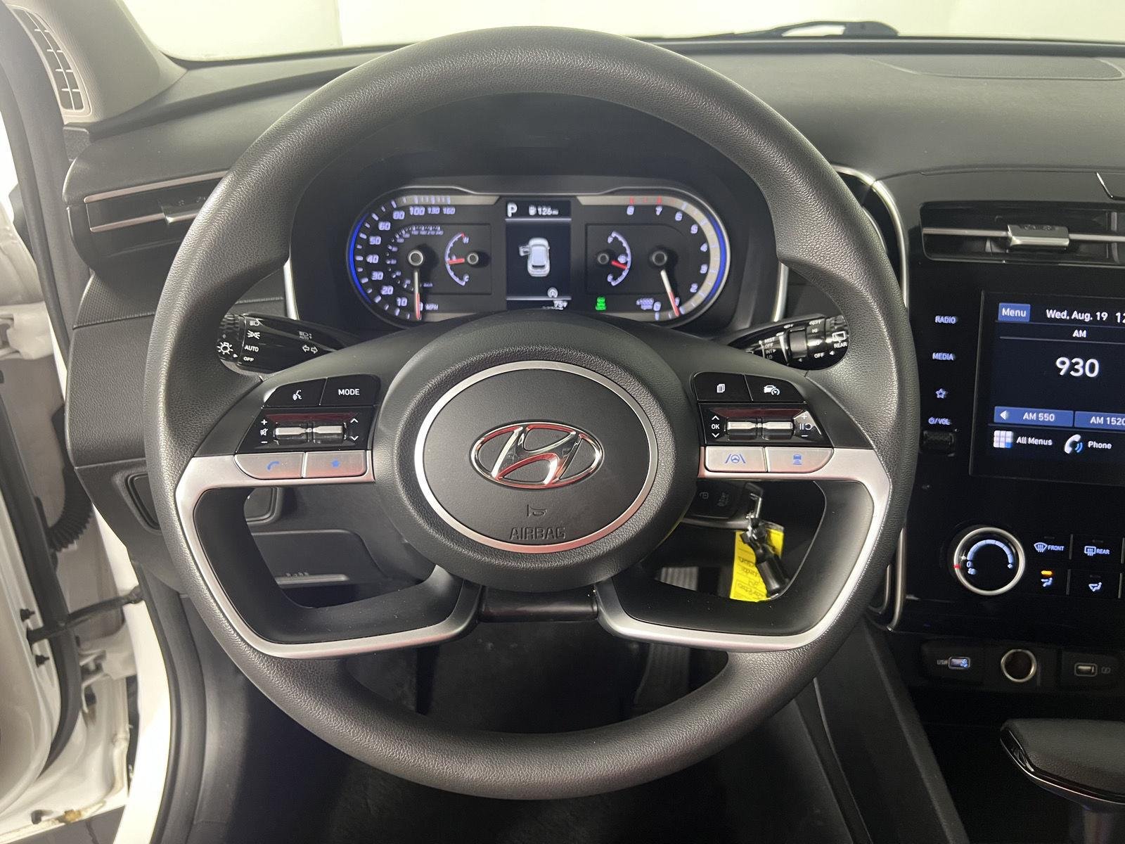 Used 2024 White Pearl Hyundai SE image 11