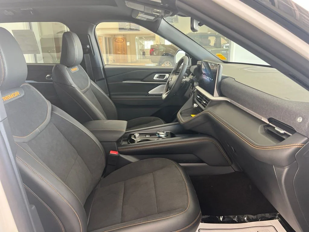 New 2026 Star White Metallic Tri-Coat Ford Tremor® image 31