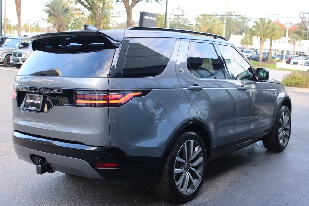 Used 2025  Land Rover Dynamic SE image 7