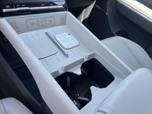New 2026 Serenity White Hyundai Limited 6P image 28