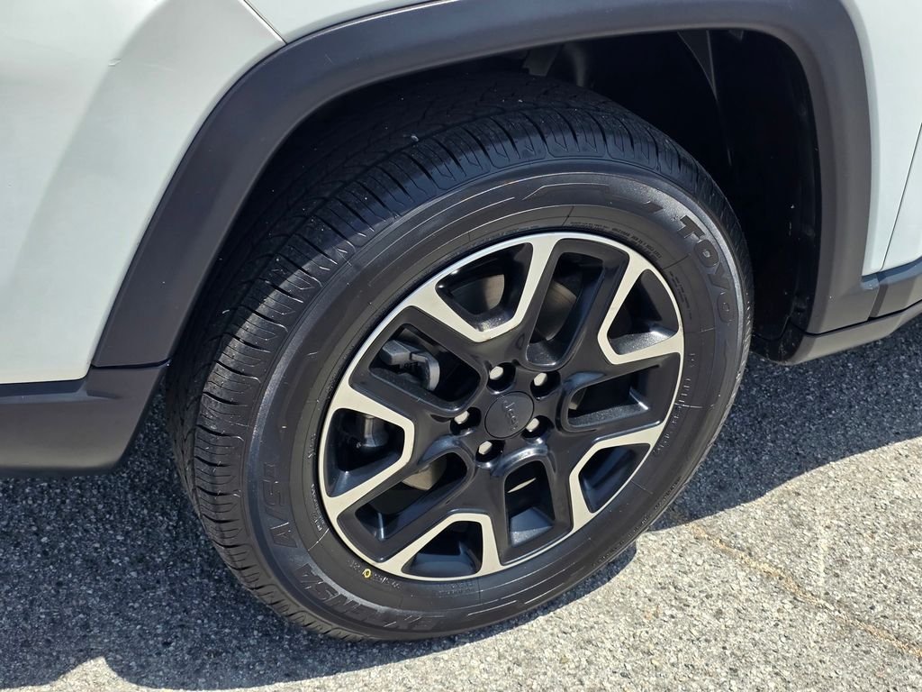 Certified Used 2020 White Jeep Trailhawk image 11